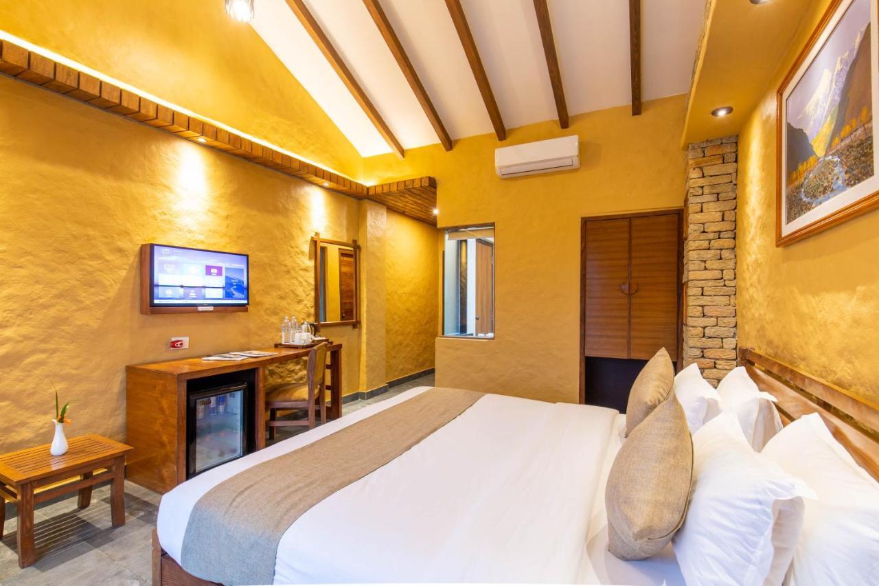 Bar Peepal Resort Pokhara Eksteriør bilde Deluxe Room