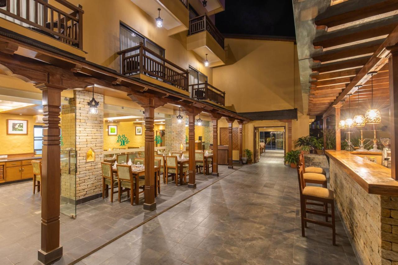 Bar Peepal Resort Pokhara Eksteriør bilde The interior of the hotel