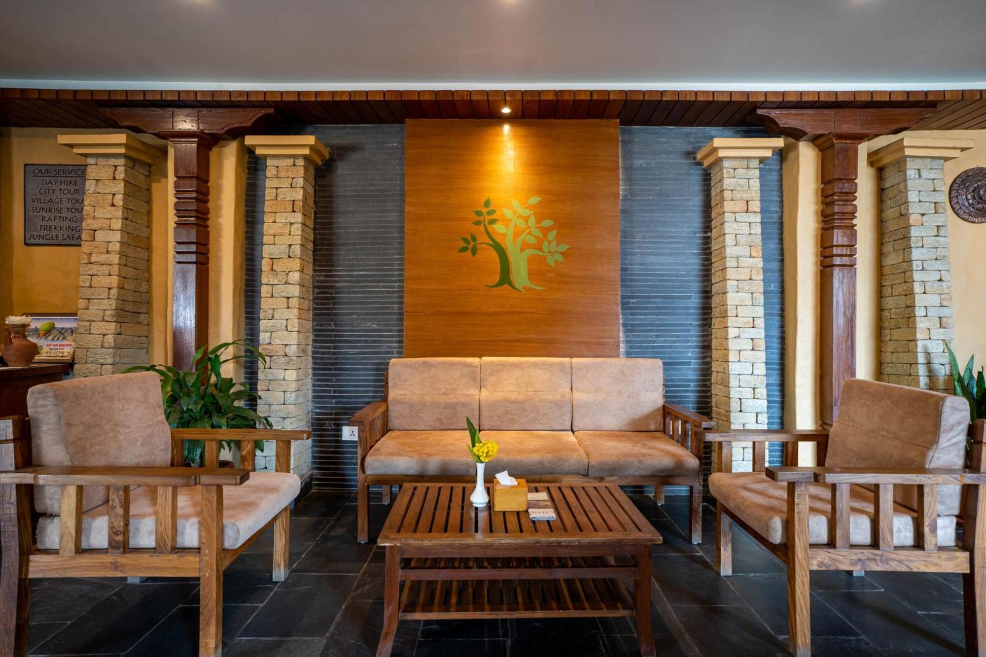 Bar Peepal Resort Pokhara Eksteriør bilde The lobby of the hotel