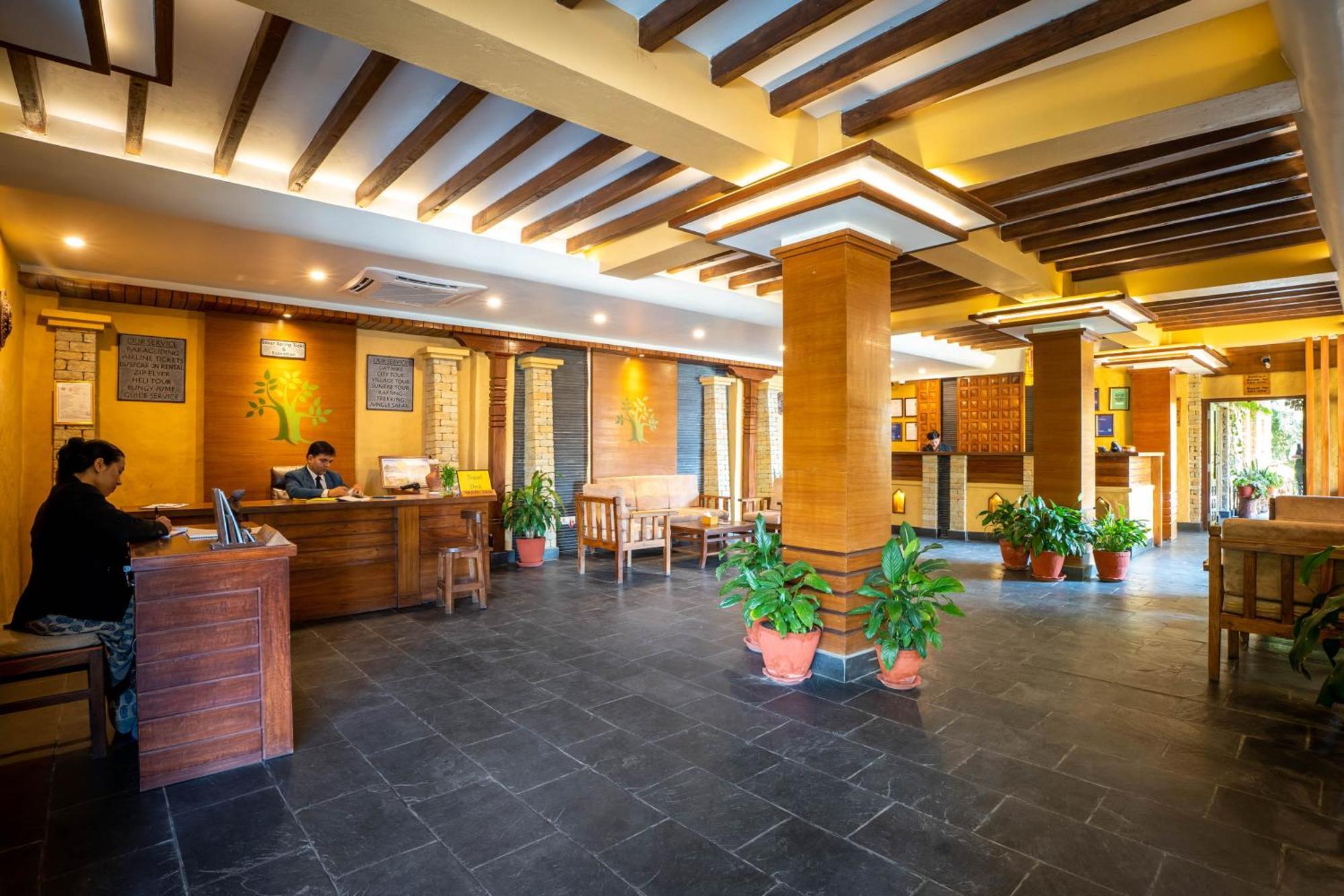 Bar Peepal Resort Pokhara Eksteriør bilde Lobby