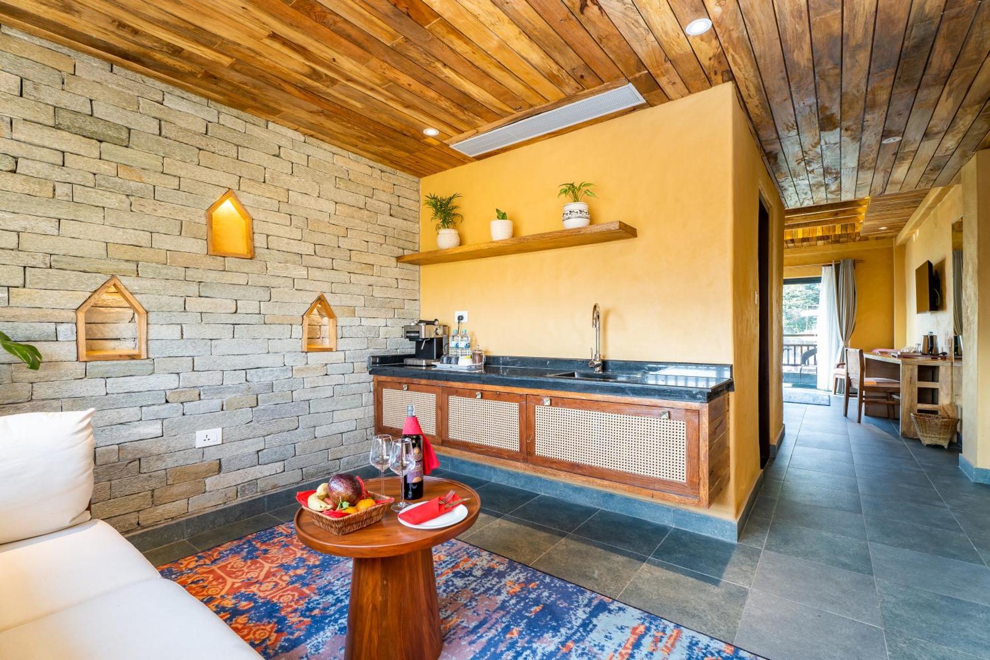 Bar Peepal Resort Pokhara Eksteriør bilde A kitchen in a hotel